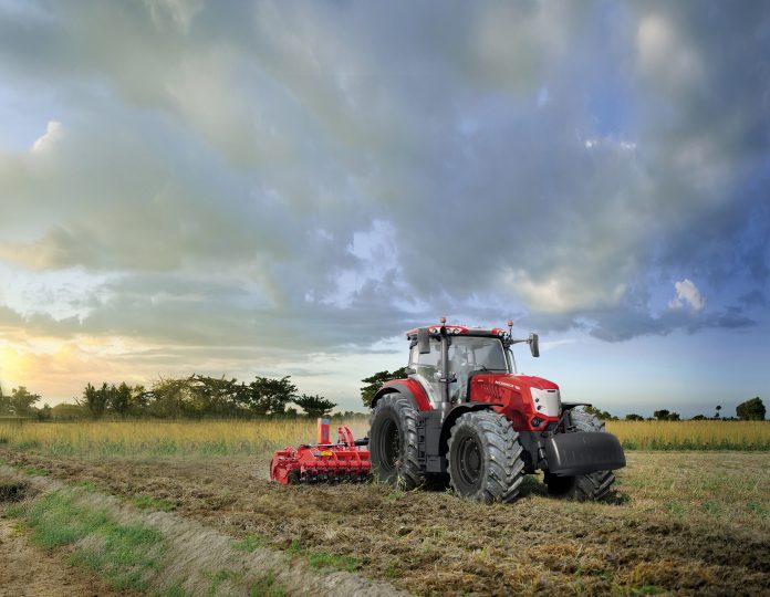 ArgoTractors_Novita_fotoApertura_e_01_McCormick X8.634 VT-Drive