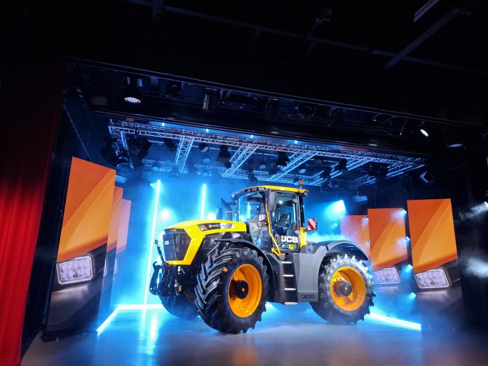 Carrillo_Jcb_foto01_presentazione Fastrac 6000