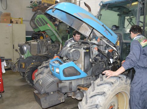Revisione macchine agricole al palo