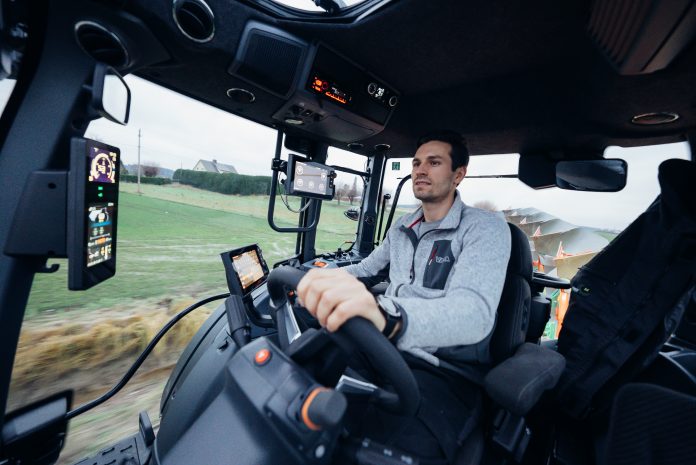 valtra-n-175-black-siuntio-img-nov-2020-9553-hires