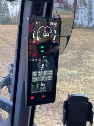 Valtra serie T - A pillar