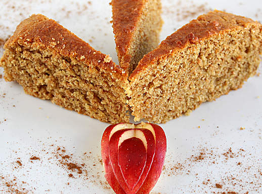 Una semplice torta vegan? No ricca di fibre e salute Torta integrale con tofu e latte di soia all’arancia