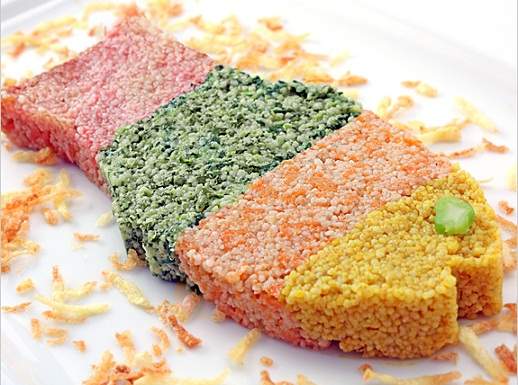 Pesci, cuori, stelle, alberi di semola colorati