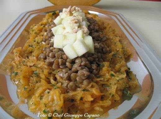 Insalata di zucca marinata, lenticchie e mela