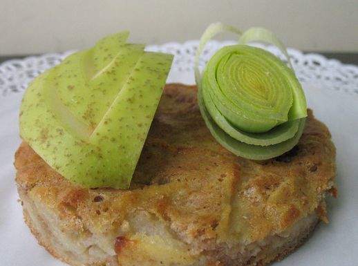 Tortine di mele con porri caramellati