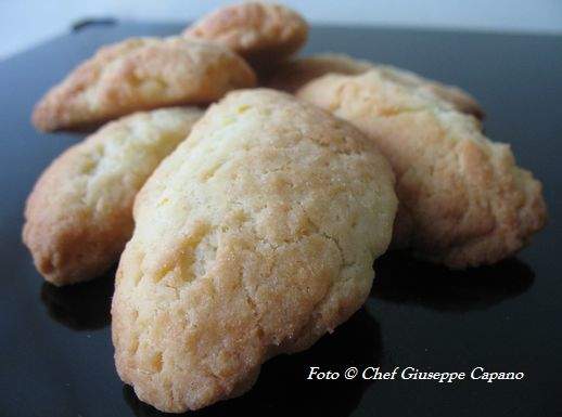 Bocconcini a mezzaluna al mandarino e cocco