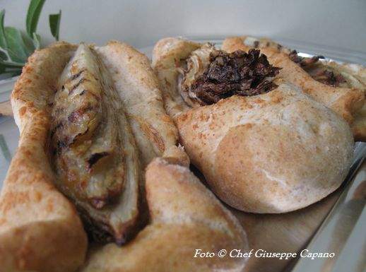 Focaccine aperte con belga e radicchio