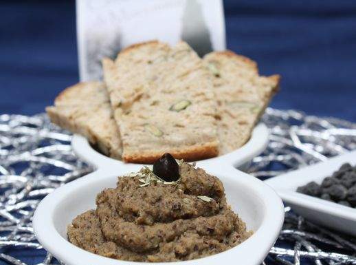 Patè di ceci neri, cipolla e dragoncello