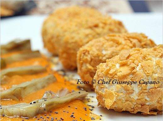 Uova vegetali Uova di tofu con salsa di carote e carciofi