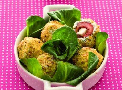 Una mostra e una ricetta per celebrare le ciliegie Bocconcini saporiti di ricotta e ciliegie