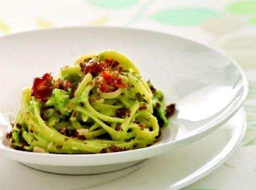 Bavette con salsa di avocado e pomodori secchi 518