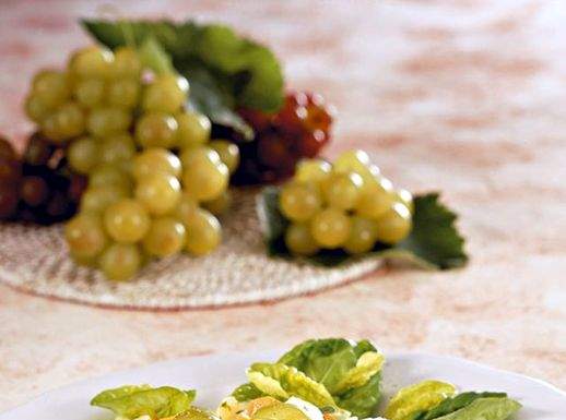 Insalata con uva carote patate e feta 518