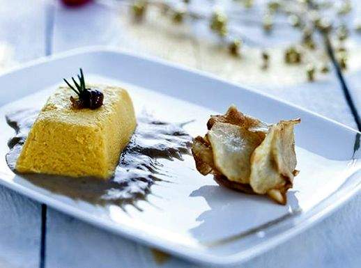 Sformatini di zucca al limone con salsa di topinambur e funghi 518