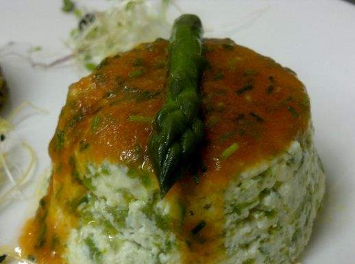 Sformatini di asparagi e ricotta con salsina all'erba cipollina 518