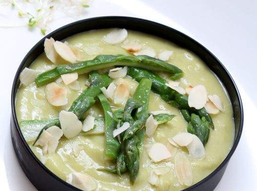 Vellutata di asparagi e cipollotti con maggiorana fresca 518