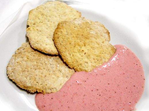 Medaglie di mandorle con crema di fragole 518