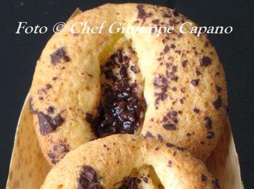 Tortine dolci con la giusta dose di cioccolato Tortine alle mandorle con pere e cioccolato 518