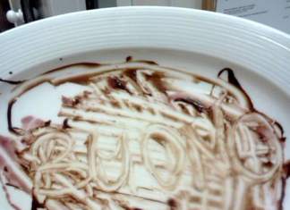 Mousse di pere con scritta