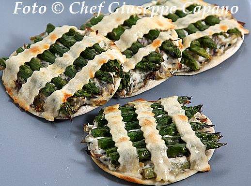 Piccole crostatine con carciofi e asparagi 518