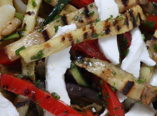 Verdure alla griglia e erbe aromatiche particolare 518