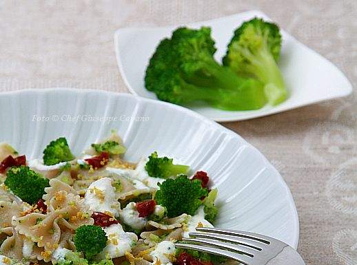 Pasta con broccoletti piccanti e salsina di ricotta 518