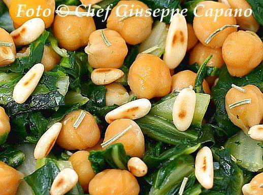 Erbette e ceci trifolati con pinoli 518