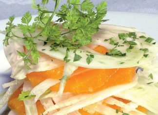 Insalata di finocchi, arance e olive nere