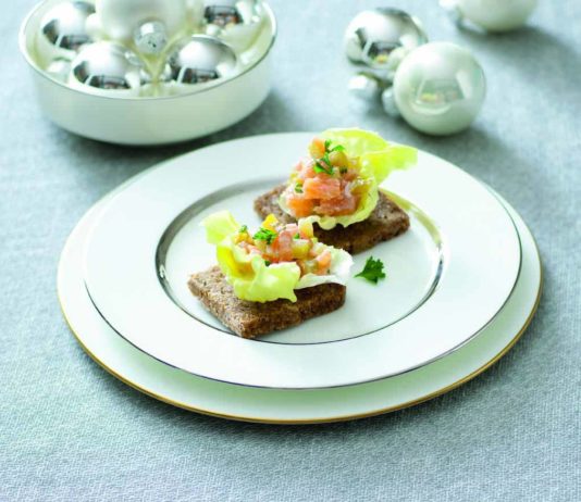 Smorrebrod di tartara di salmone
