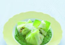 Fagottini di porri farciti in crema di cavolo nero