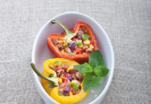 Peperoni ripieni con fagioli borlotti e mais