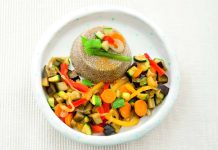 Tortino di quinoa con caponata alla curcuma