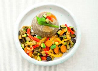 Tortino di quinoa con caponata alla curcuma