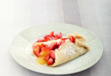 crespelle alla vaniglia con fragole