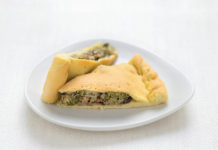 Scaccia con broccoli, primo sale e olive