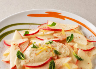 Carpaccio di pesche allo zenzero con salsina al limone e cannella