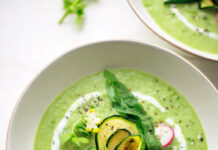 Crema di zucchine crude con spinaci e rucola