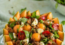 Insalata di melone, pomodori e mozzarelline