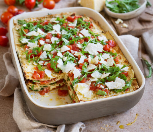 Lasagnette di pane azzimo con pomodorini e formaggio