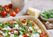 Lasagnette di pane azzimo con pomodorini e formaggio