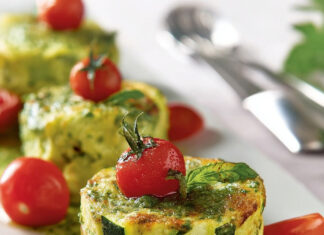 Piccoli sformati di fave e zucchine con salsa alla menta