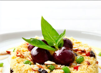Tortino di cuscus con fagiolini e ciliegie al basilico