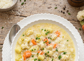 Minestra di riso con porri, patate e cavolfiore Minestra di riso con porri, patate e cavolfiore