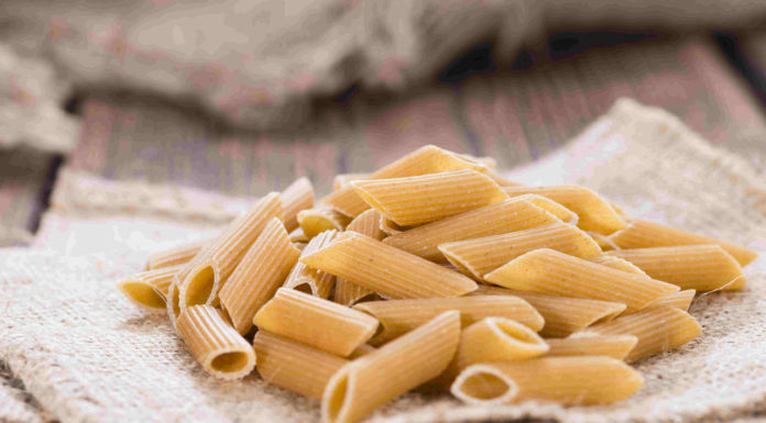 Pasta, la sua cottura ottimale e un semplice condimento per gustarla