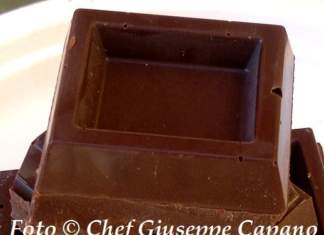 Il buon cioccolato si può consumare con intelligente moderazione Cubetti fondente grezzo 518