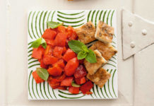 Peperonata con cubotti di frittata alla menta