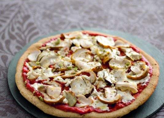pizza con funghi porcini e caprino fresco