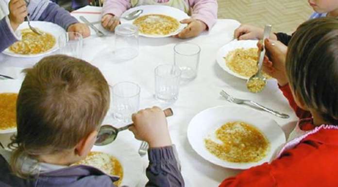 Il ministero dell’Agricoltura stanzia 10 milioni a sostegno della ristorazione biologica nelle scuole