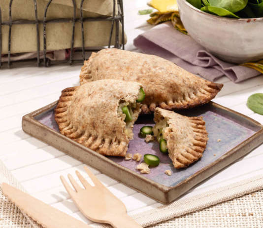 Panzerottini di farro farciti con patate novelle e asparagi