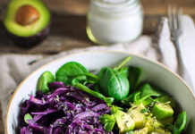 Insalata cappuccio avocado e spinacino