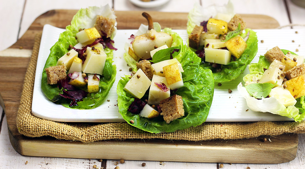 insalata di lattughino, pere, formaggio